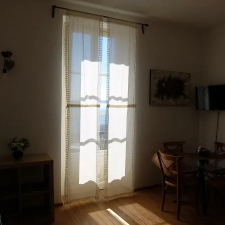 Bellavista Apartment *
