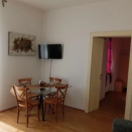 Bellavista Apartment *